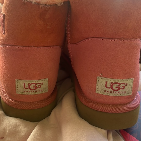 Pink UGG minis - Picture 4 of 5